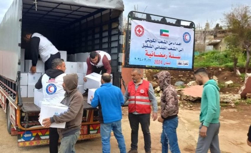 توزيع سلالاً رمضانية على لبنانيين ولاجئين سوريين وفلسطينيين من قبل الهلال الاحمر